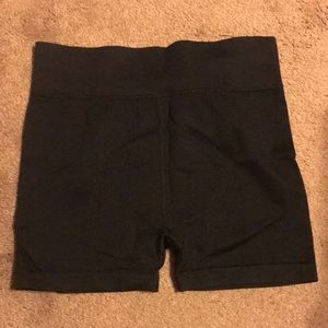 The brand is SO, it’s a size medium, the color is black luxe